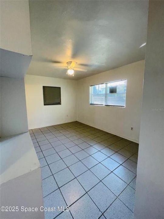 For Sale: $200,000 (3 beds, 1 baths, 1140 Square Feet)