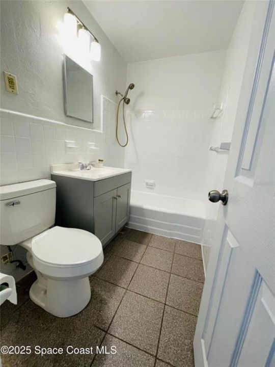 For Sale: $200,000 (3 beds, 1 baths, 1140 Square Feet)