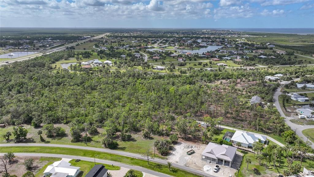 На продажу: $449,000 (2.11 acres)