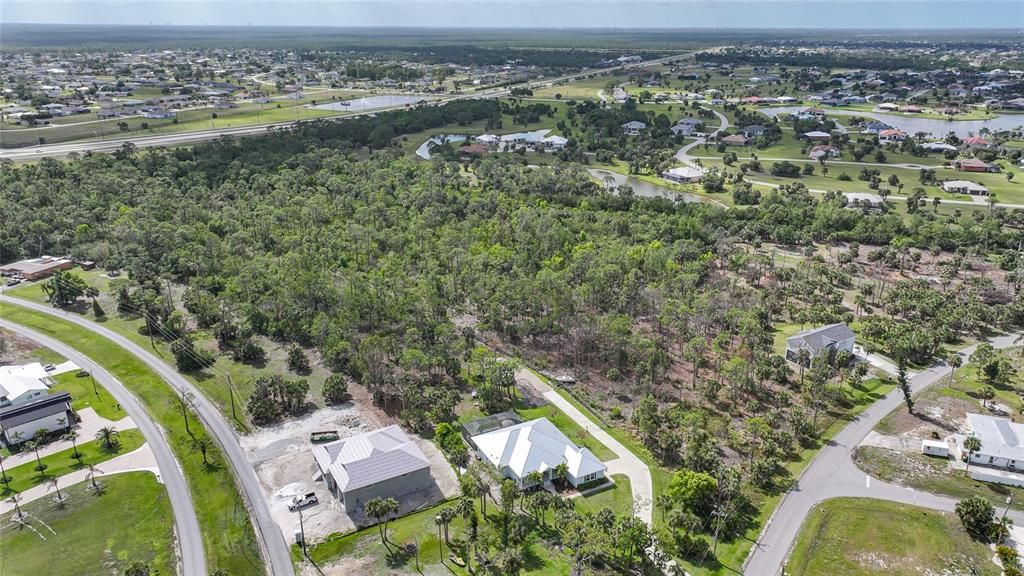 На продажу: $449,000 (2.11 acres)