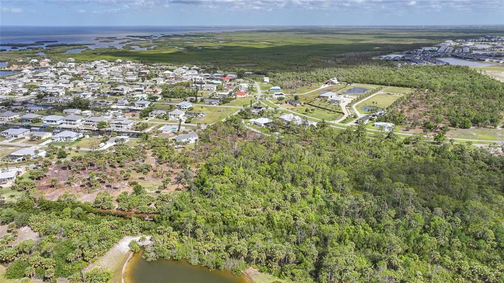 На продажу: $449,000 (2.11 acres)