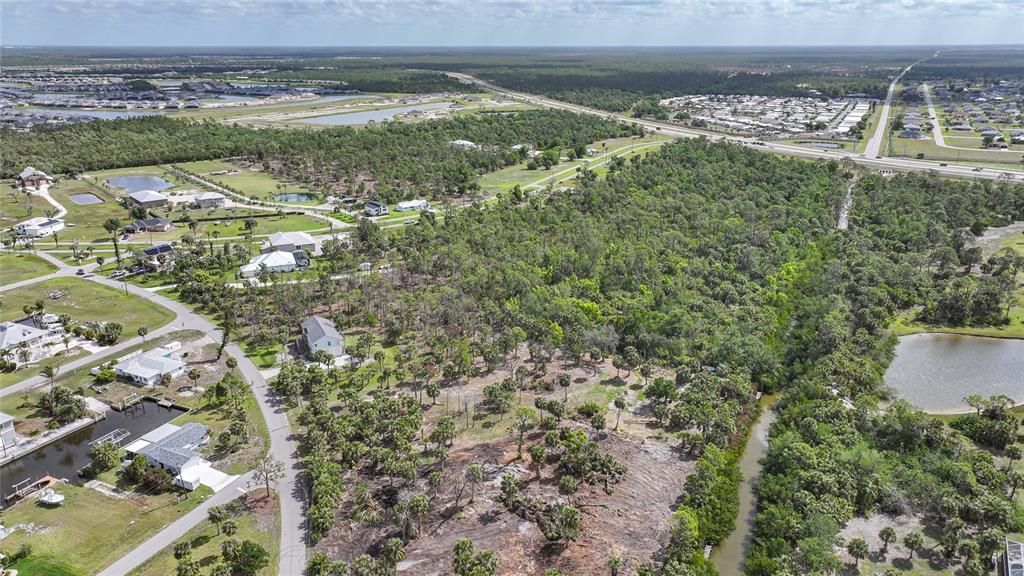 На продажу: $449,000 (2.11 acres)