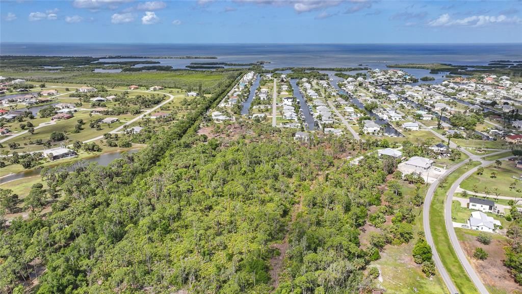 На продажу: $449,000 (2.11 acres)