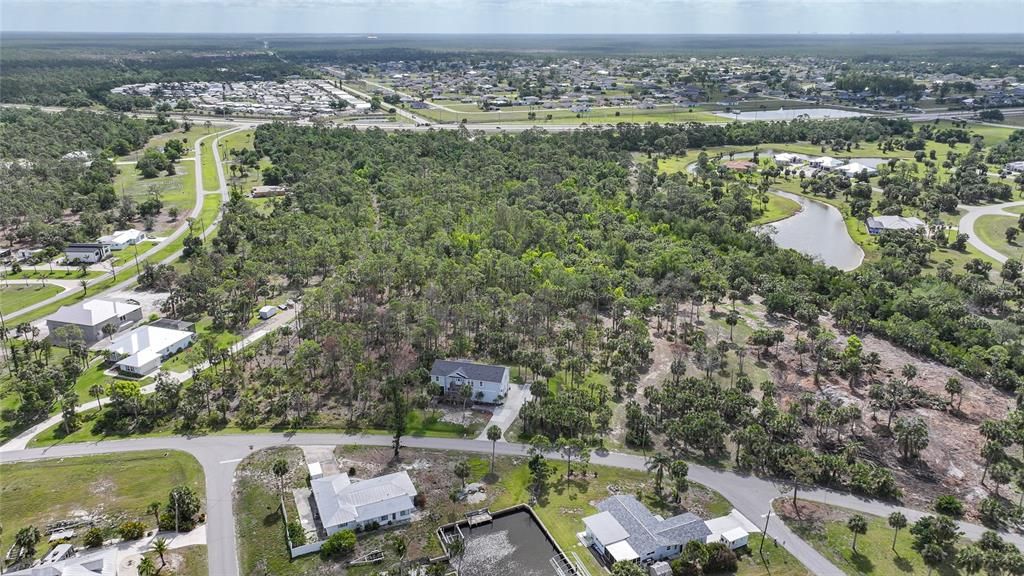 На продажу: $449,000 (2.11 acres)