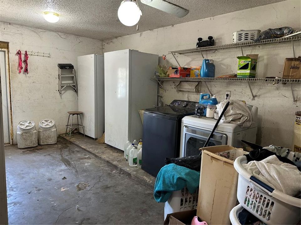 For Sale: $325,000 (4 beds, 2 baths, 2341 Square Feet)