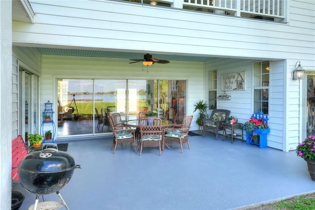 For Sale: $1,460,000 (6 beds, 7 baths, 6500 Square Feet)