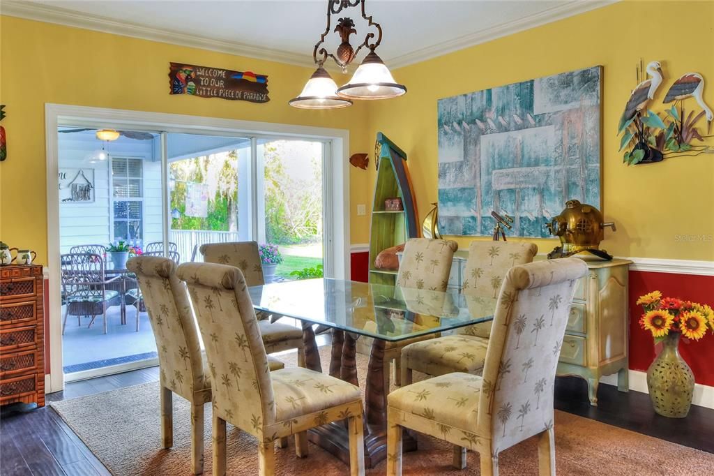 For Sale: $1,460,000 (6 beds, 7 baths, 6500 Square Feet)