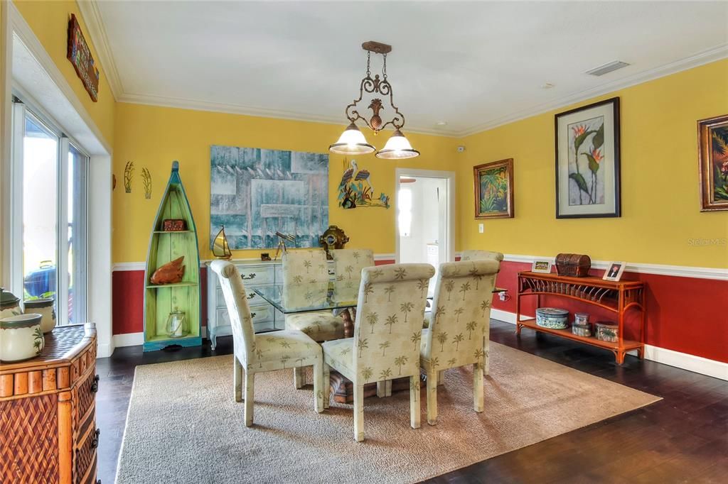 For Sale: $1,460,000 (6 beds, 7 baths, 6500 Square Feet)