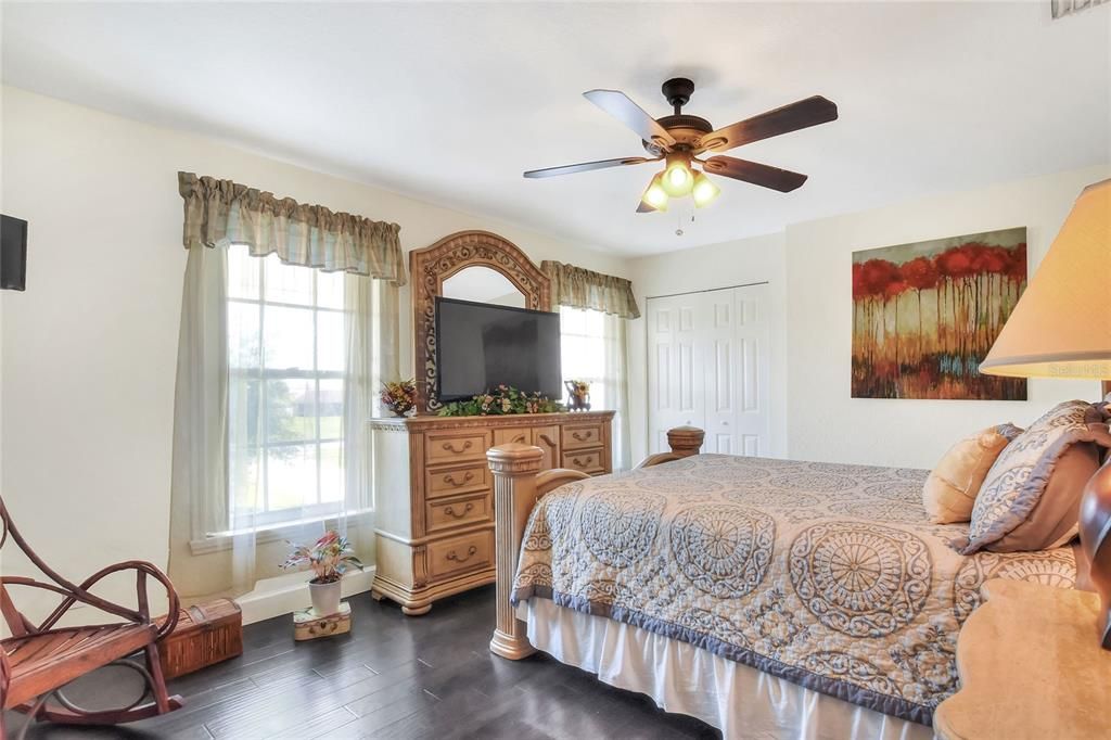 For Sale: $1,460,000 (6 beds, 7 baths, 6500 Square Feet)