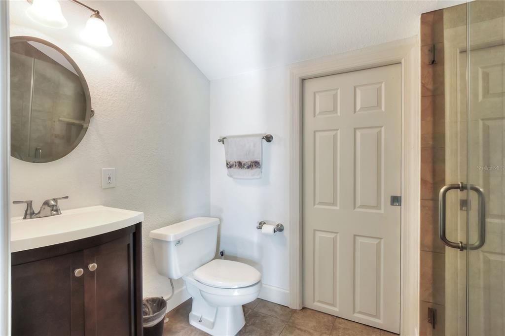 For Sale: $1,460,000 (6 beds, 7 baths, 6500 Square Feet)