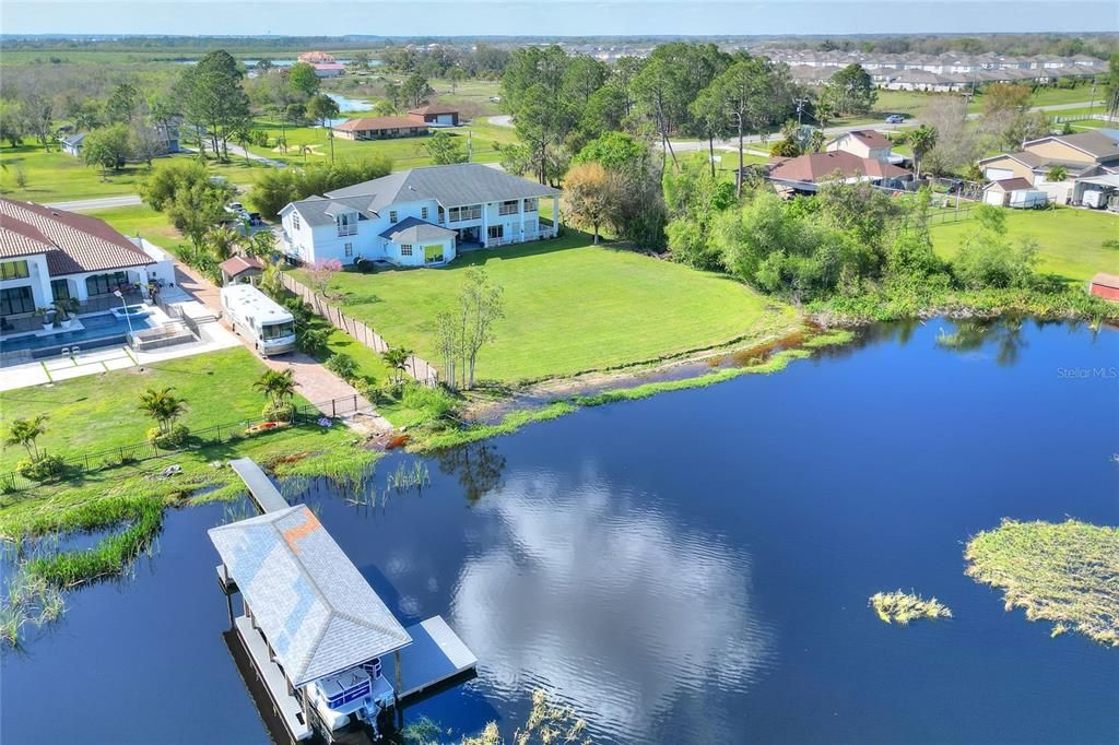 For Sale: $1,460,000 (6 beds, 7 baths, 6500 Square Feet)