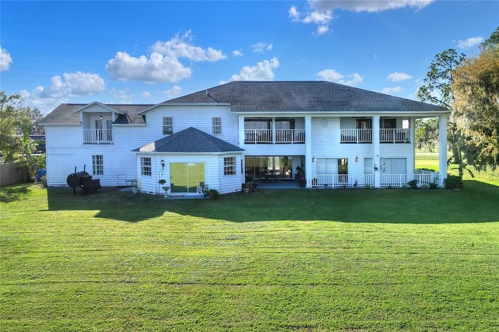 For Sale: $1,460,000 (6 beds, 7 baths, 6500 Square Feet)