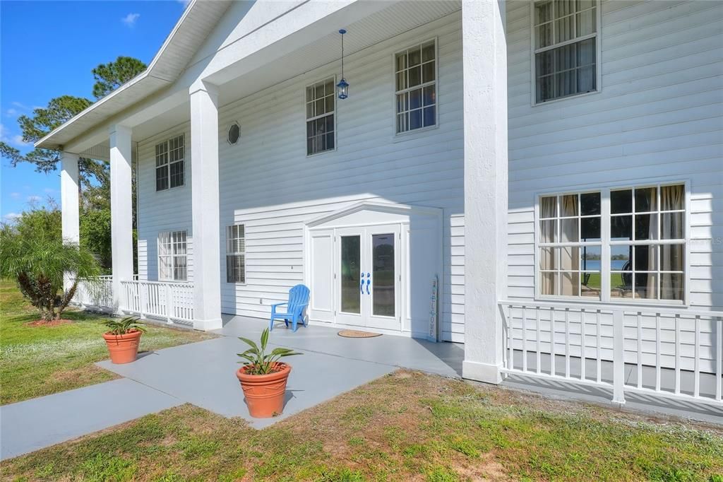 For Sale: $1,460,000 (6 beds, 7 baths, 6500 Square Feet)