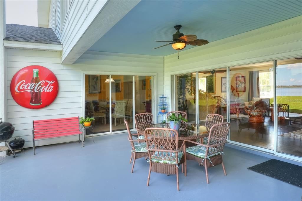 For Sale: $1,460,000 (6 beds, 7 baths, 6500 Square Feet)