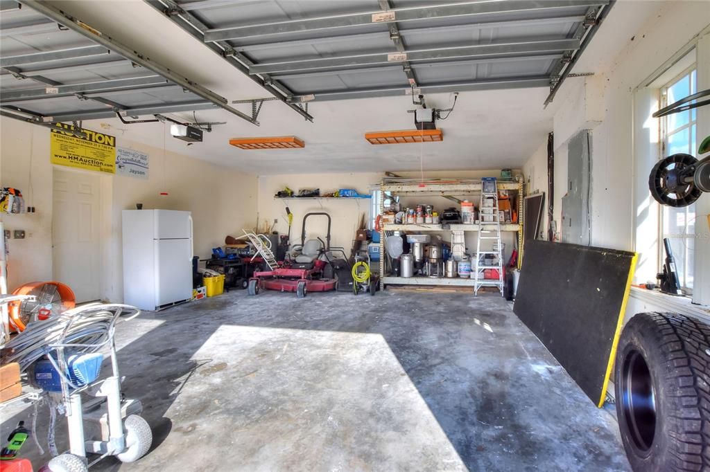 For Sale: $1,460,000 (6 beds, 7 baths, 6500 Square Feet)