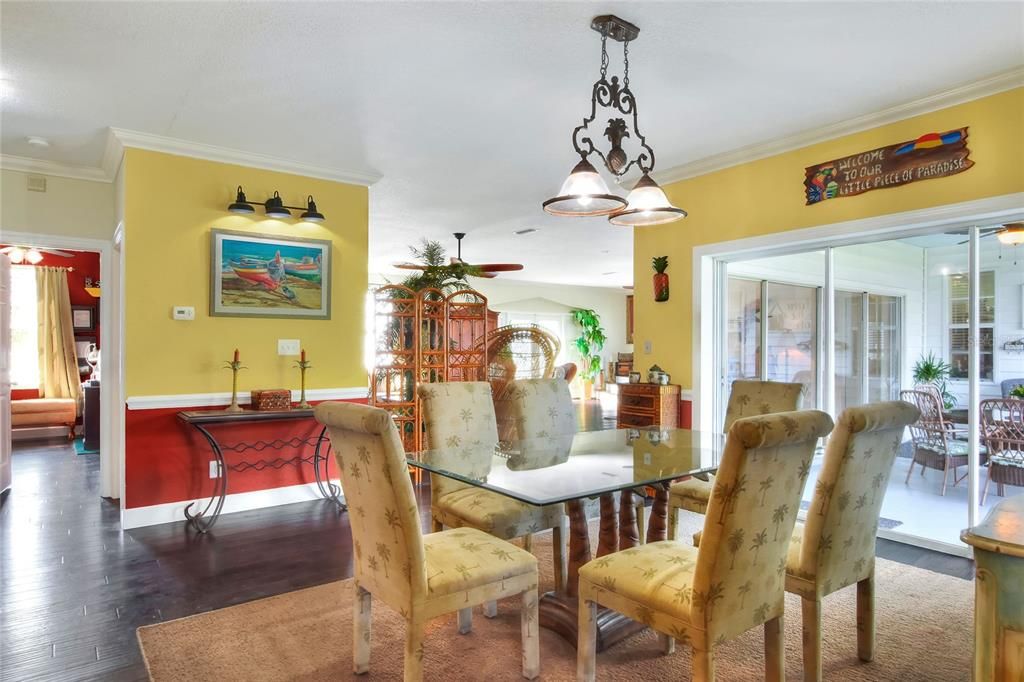 For Sale: $1,460,000 (6 beds, 7 baths, 6500 Square Feet)