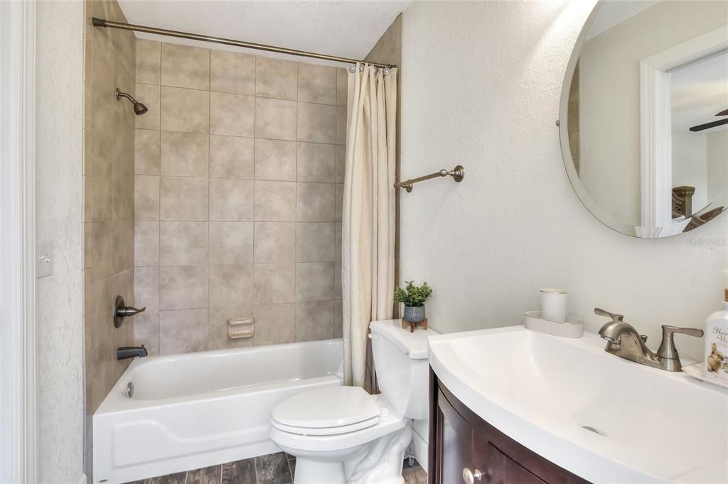 For Sale: $1,460,000 (6 beds, 7 baths, 6500 Square Feet)