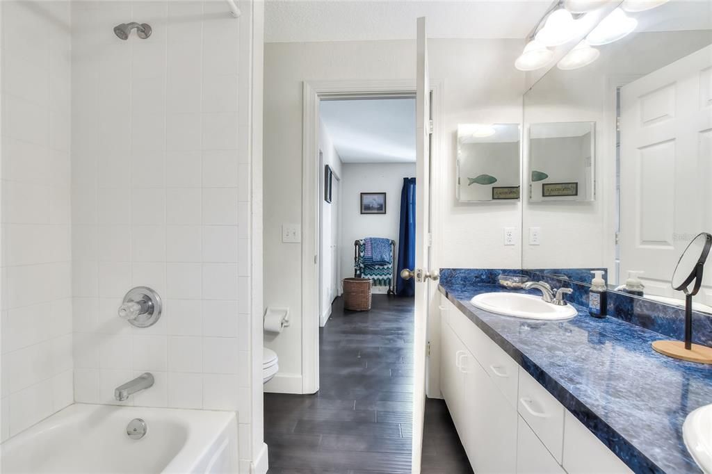 For Sale: $1,460,000 (6 beds, 7 baths, 6500 Square Feet)