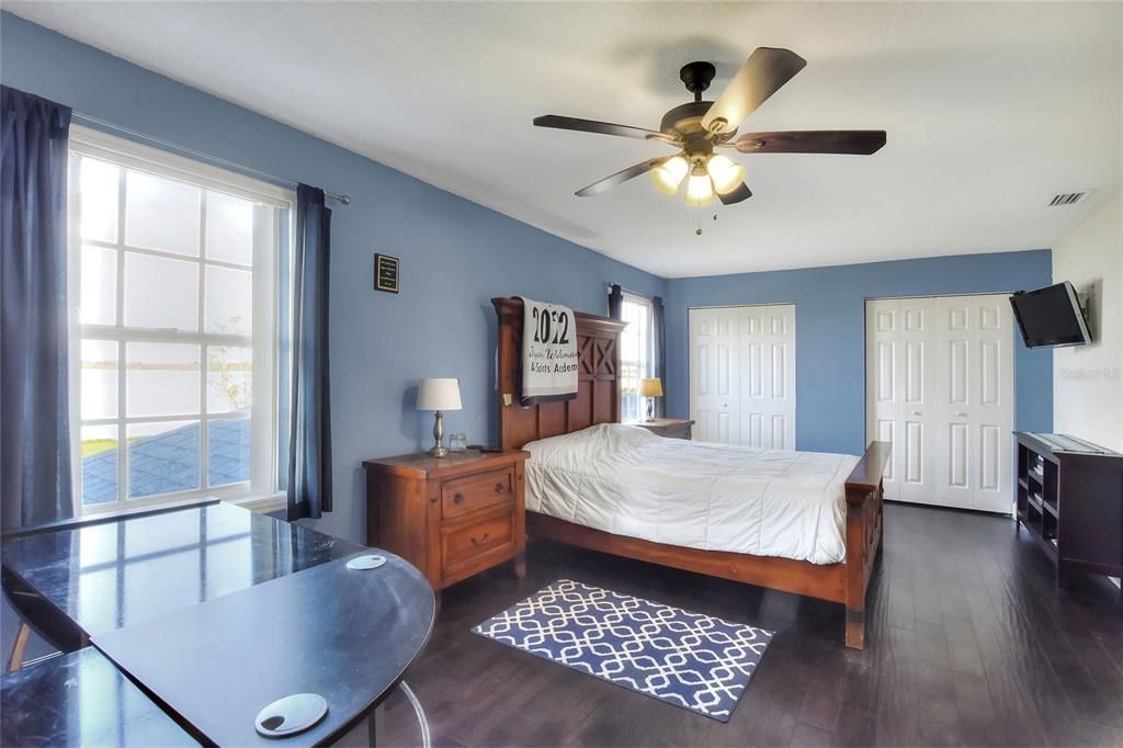 For Sale: $1,460,000 (6 beds, 7 baths, 6500 Square Feet)