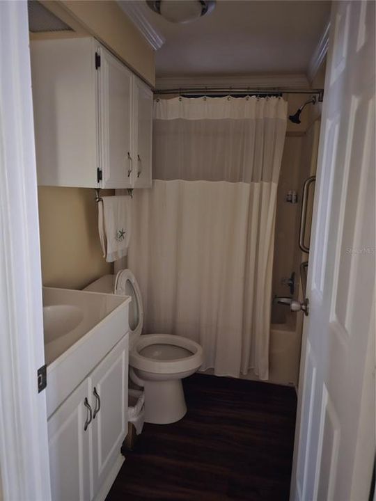 Active With Contract: $154,900 (2 beds, 2 baths, 1404 Square Feet)