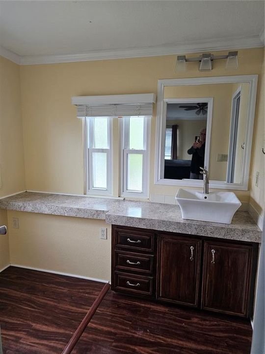 Active With Contract: $154,900 (2 beds, 2 baths, 1404 Square Feet)