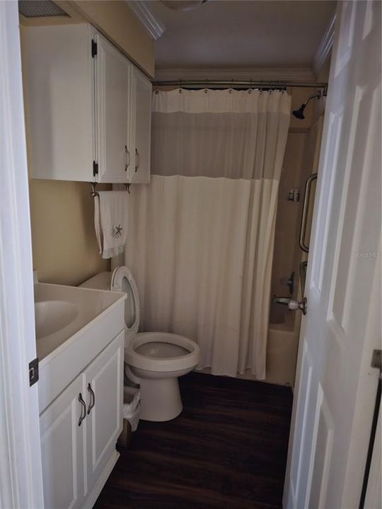 Active With Contract: $154,900 (2 beds, 2 baths, 1404 Square Feet)