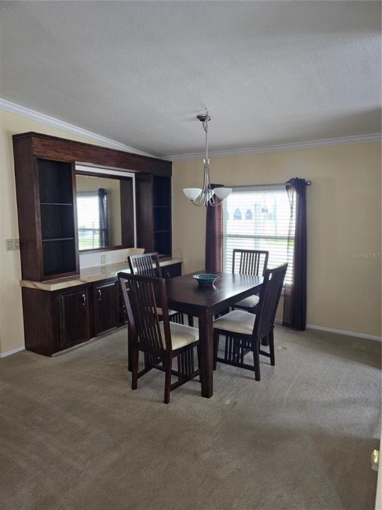 Active With Contract: $154,900 (2 beds, 2 baths, 1404 Square Feet)