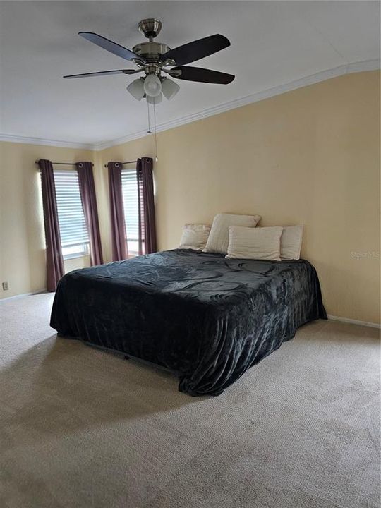 Active With Contract: $154,900 (2 beds, 2 baths, 1404 Square Feet)