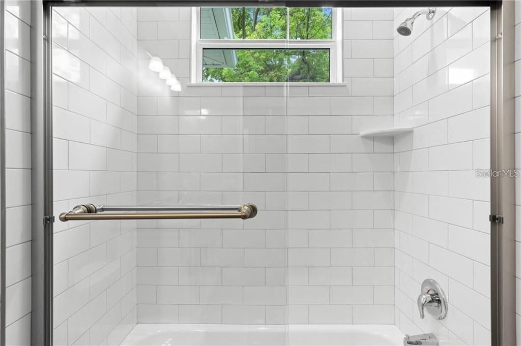 For Sale: $395,000 (3 beds, 2 baths, 1533 Square Feet)