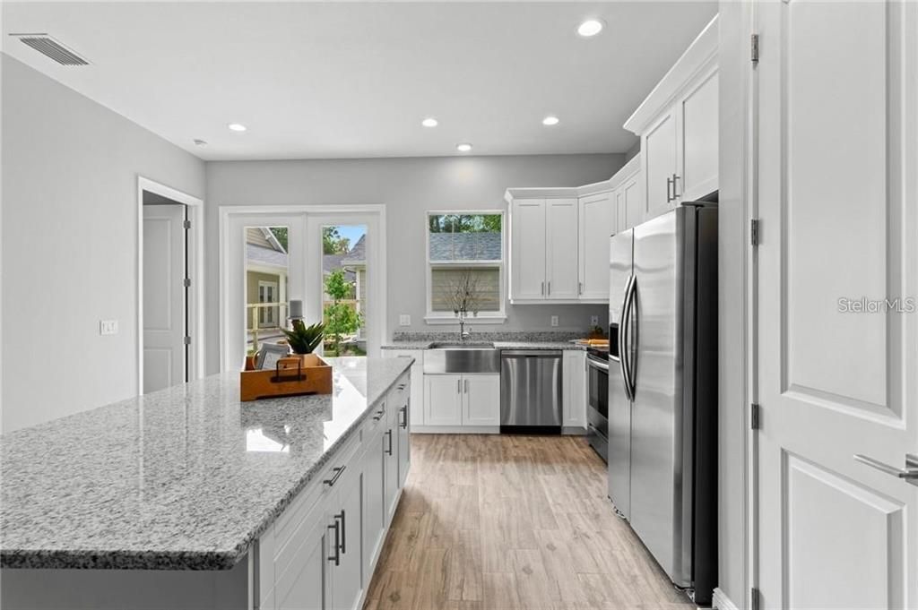 For Sale: $395,000 (3 beds, 2 baths, 1533 Square Feet)