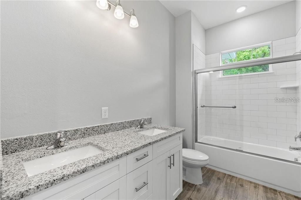 For Sale: $395,000 (3 beds, 2 baths, 1533 Square Feet)