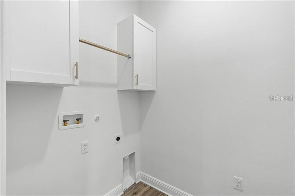 For Sale: $395,000 (3 beds, 2 baths, 1533 Square Feet)