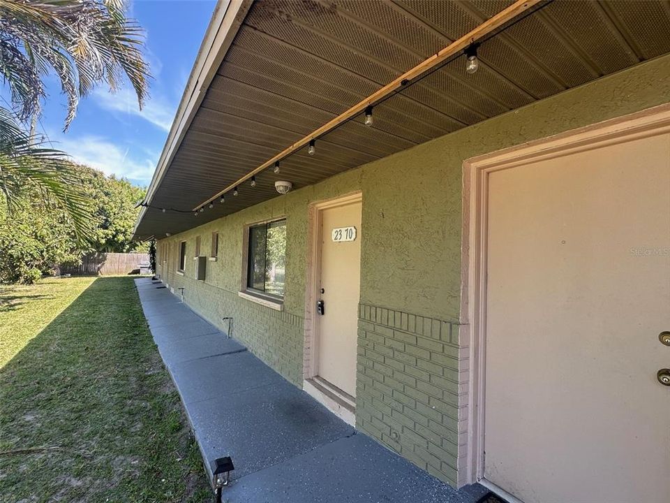 Recently Rented: $1,200 (1 beds, 1 baths, 700 Square Feet)