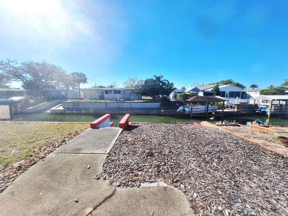 For Sale: $234,900 (2 beds, 1 baths, 784 Square Feet)