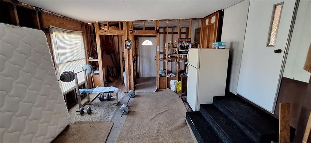 For Sale: $234,900 (2 beds, 1 baths, 784 Square Feet)