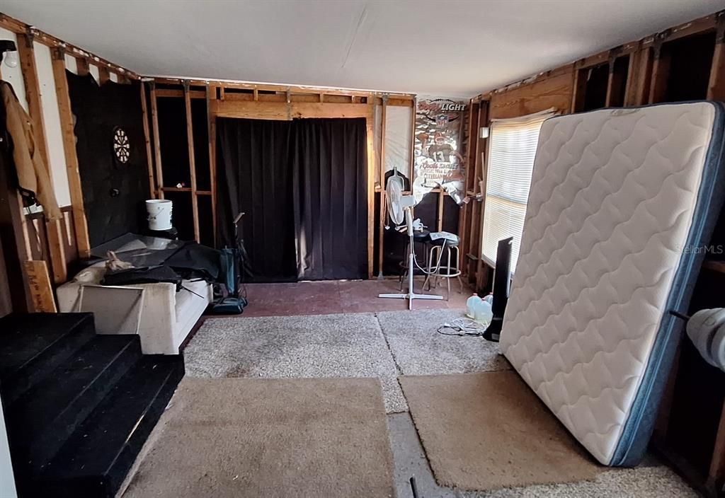 For Sale: $234,900 (2 beds, 1 baths, 784 Square Feet)