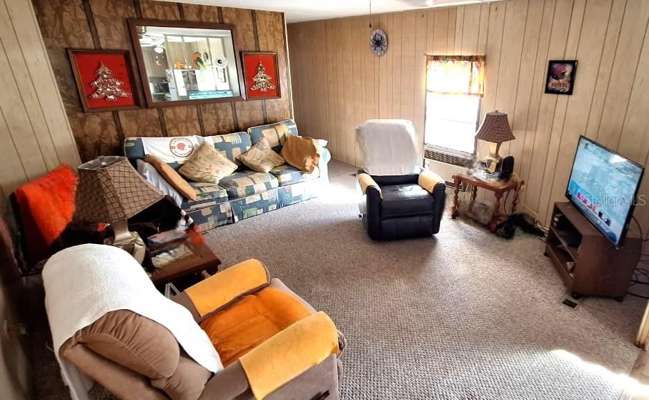 For Sale: $234,900 (2 beds, 1 baths, 784 Square Feet)