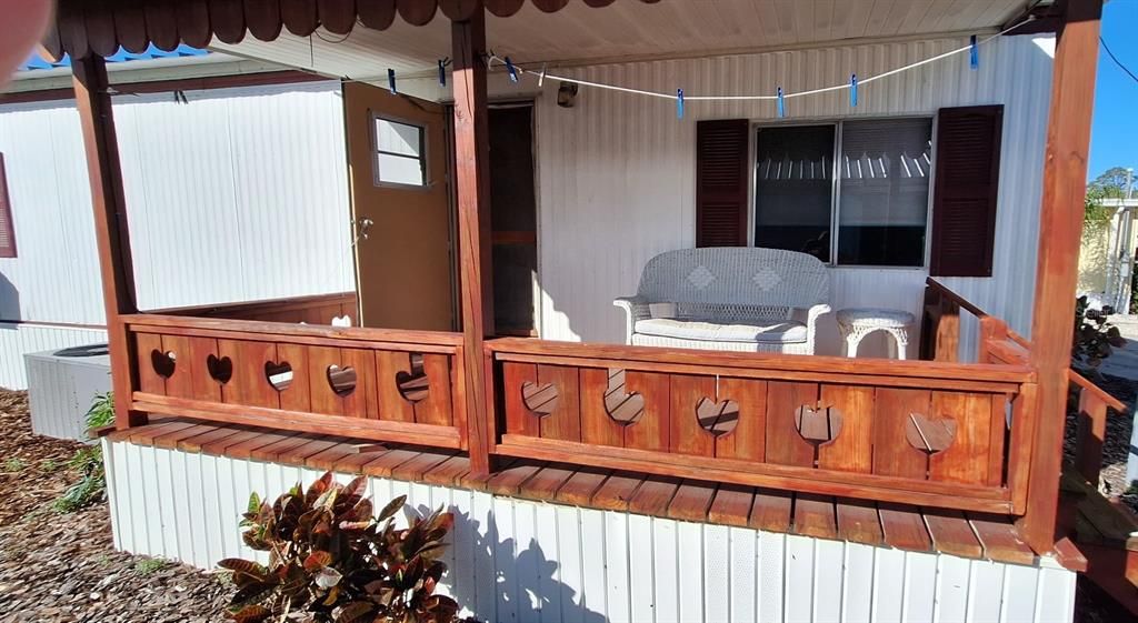 For Sale: $234,900 (2 beds, 1 baths, 784 Square Feet)