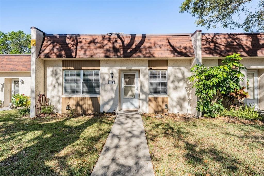 Recently Sold: $180,000 (2 beds, 2 baths, 884 Square Feet)