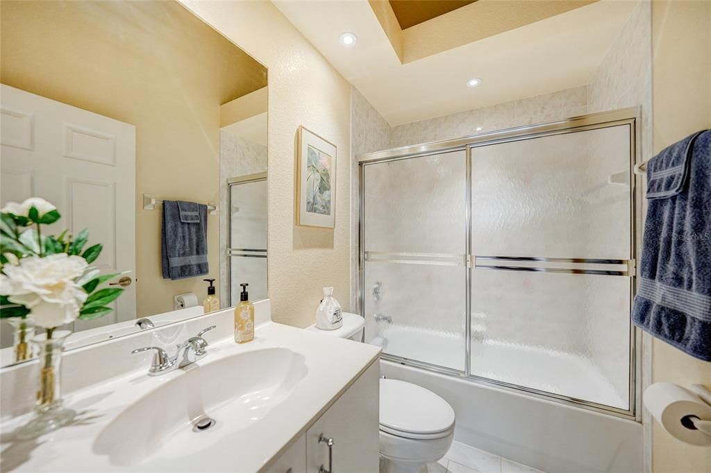 Active With Contract: $259,900 (3 beds, 2 baths, 1631 Square Feet)