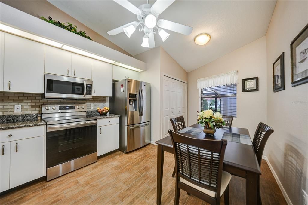 Active With Contract: $259,900 (3 beds, 2 baths, 1631 Square Feet)