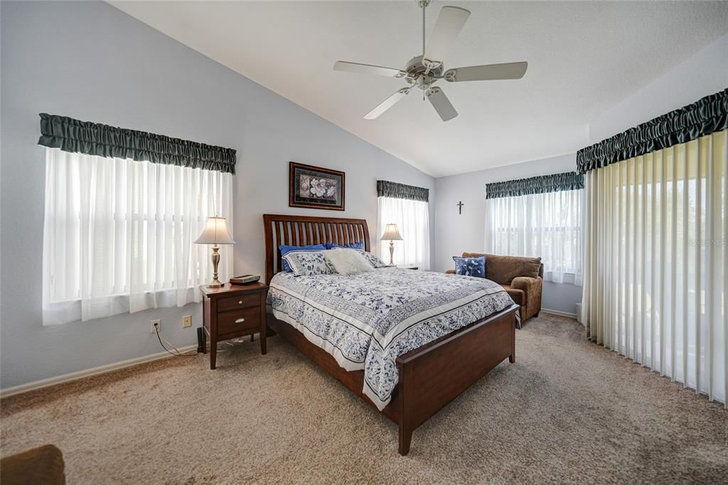 Active With Contract: $259,900 (3 beds, 2 baths, 1631 Square Feet)