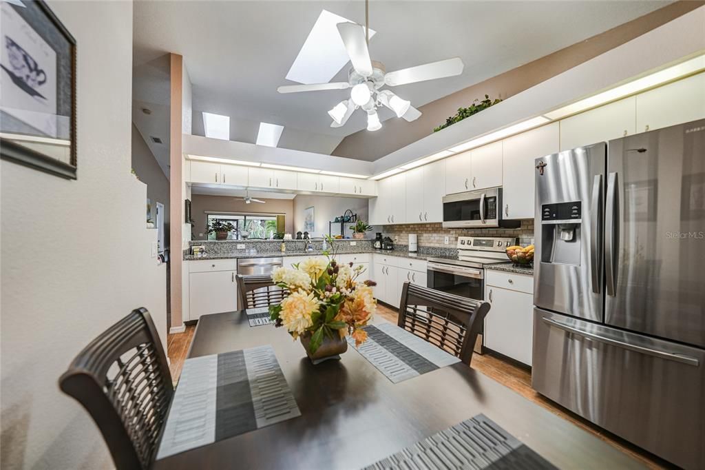 Active With Contract: $259,900 (3 beds, 2 baths, 1631 Square Feet)