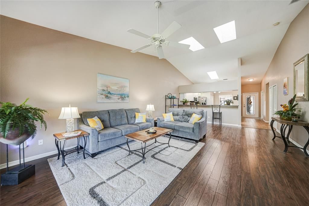 Active With Contract: $259,900 (3 beds, 2 baths, 1631 Square Feet)