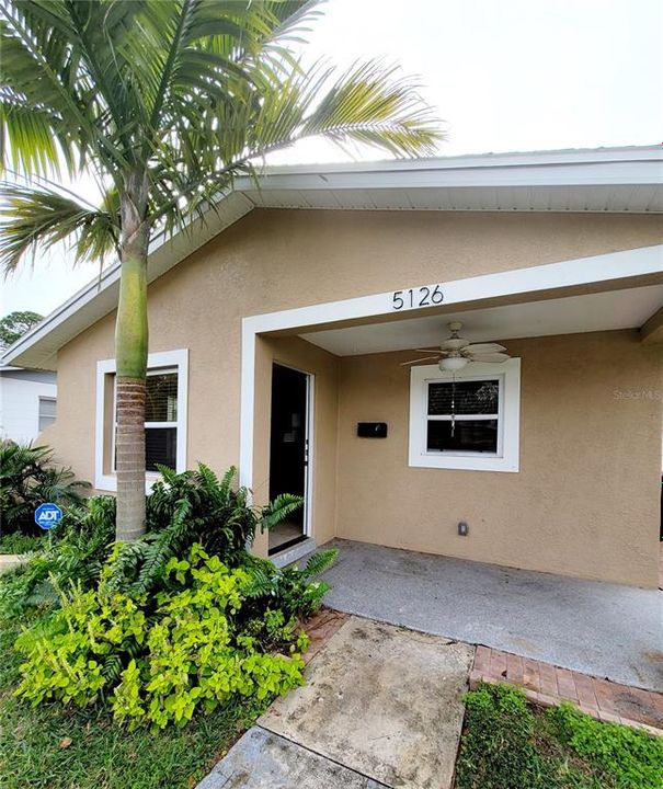 最近租的: $2,100 (2 贝兹, 2 浴室, 1332 平方英尺)