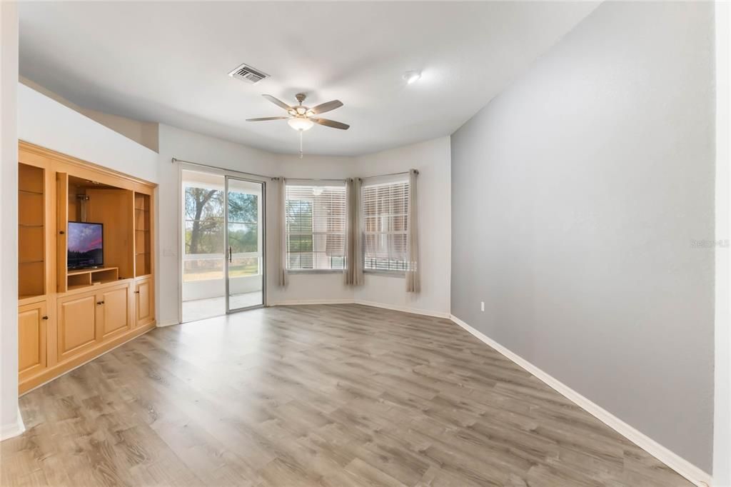 For Sale: $265,000 (2 beds, 2 baths, 1537 Square Feet)