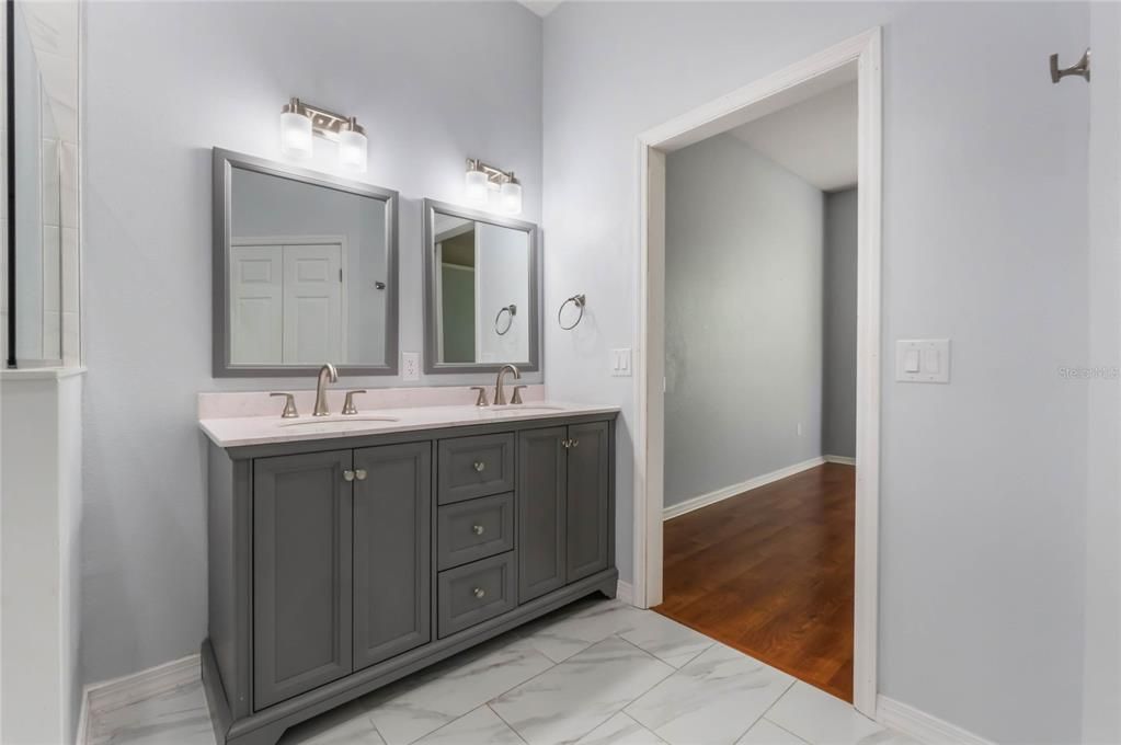 For Sale: $265,000 (2 beds, 2 baths, 1537 Square Feet)