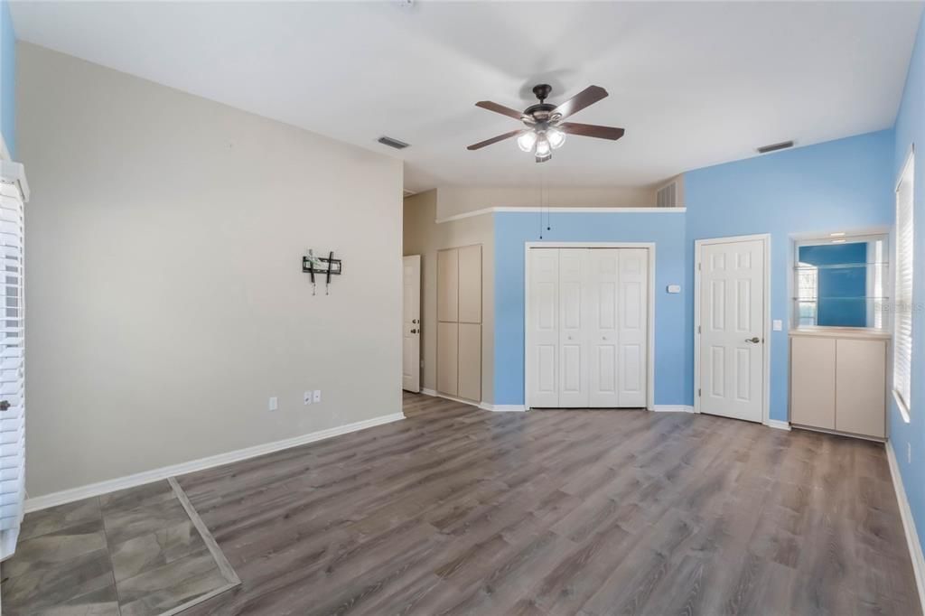 For Sale: $265,000 (2 beds, 2 baths, 1537 Square Feet)