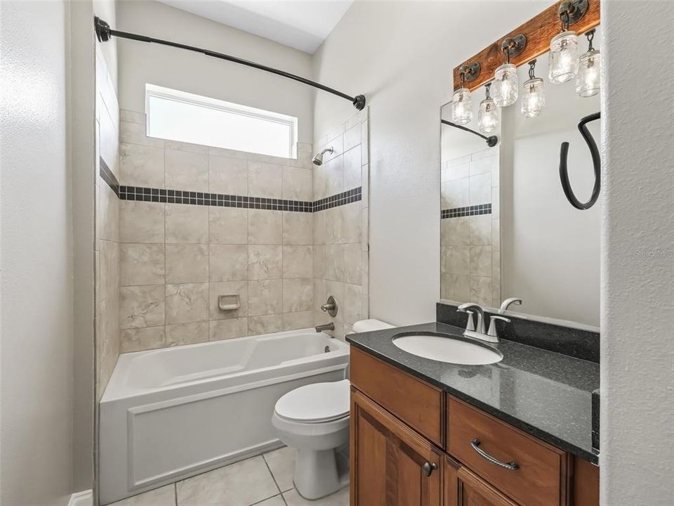 待售: $1,175,000 (3 贝兹, 2 浴室, 2551 平方英尺)