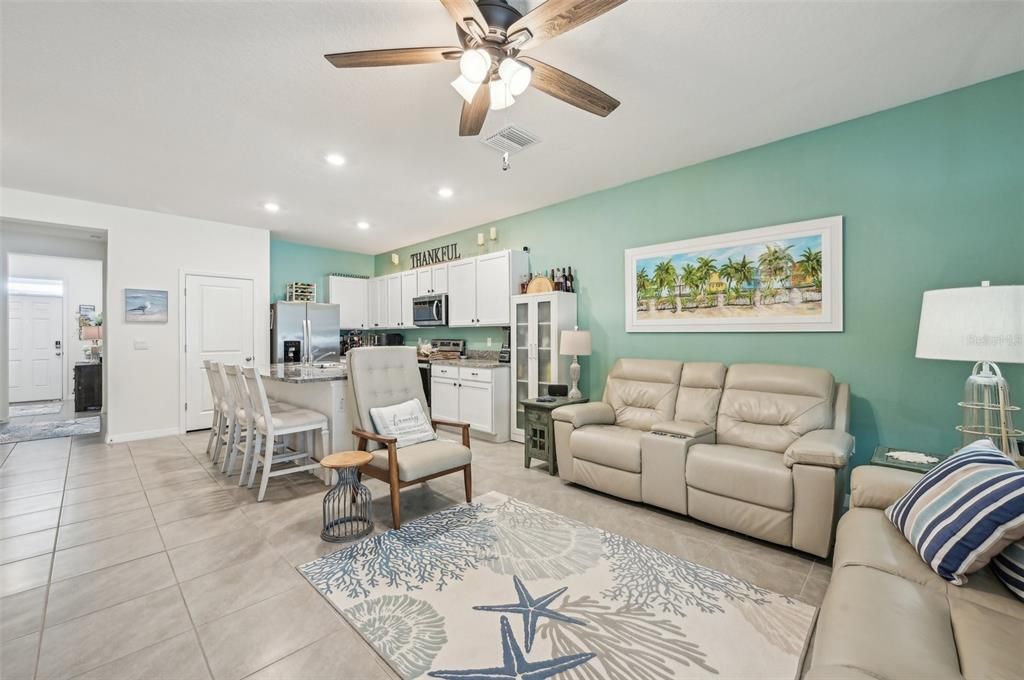 For Sale: $289,999 (3 beds, 2 baths, 1695 Square Feet)